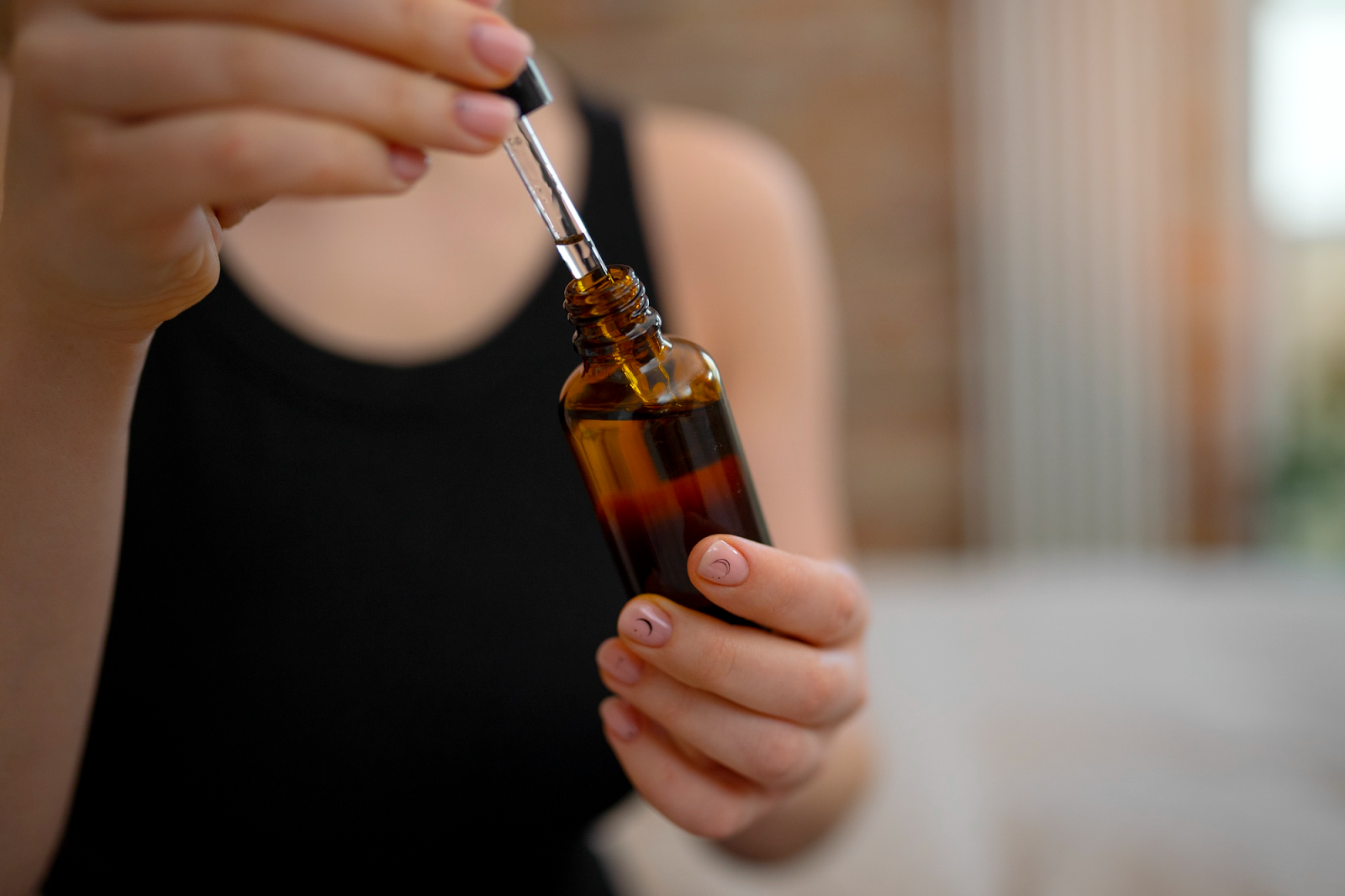 Aromatherapy oils and massage techniques combined for effective migraine relief